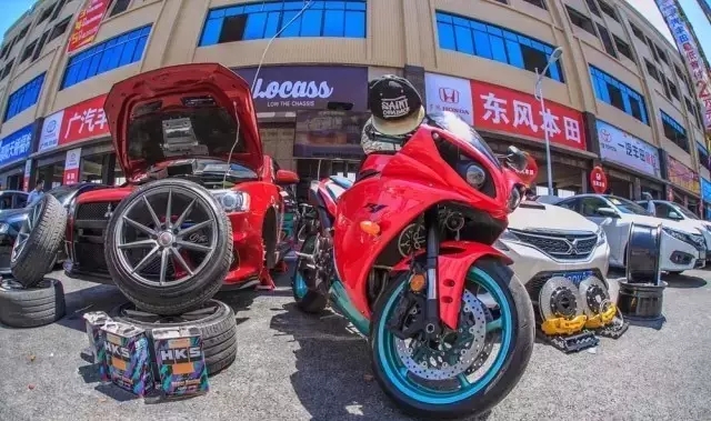 酷炫改裝車(chē)