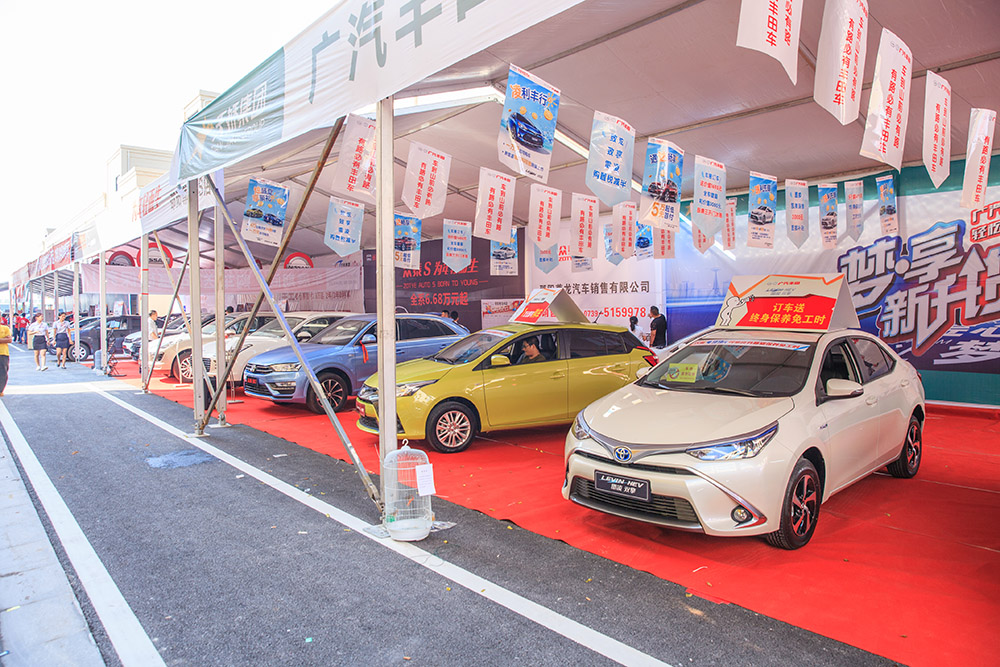 【車(chē)展第一天】遇到那個(gè)TA，放棄蘋(píng)果8......