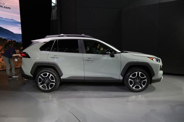 豐田全新RAV4或將提供七座版 加長(cháng)30mm的軸距有用了