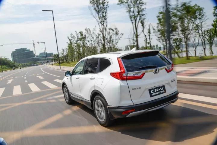 全新一代CR-V 銳?混動(dòng)領(lǐng)銜，東風(fēng)Honda榮耀亮相武漢車(chē)展