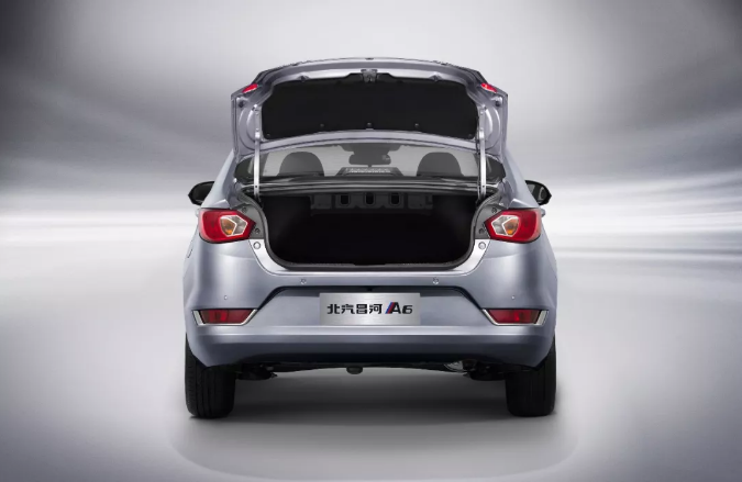 看一出好戲，猜神秘主演