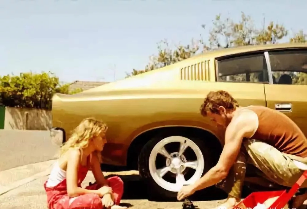 哪些錯誤的操作能增加爆胎的風(fēng)險呢？