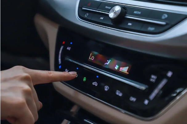 用車(chē)百科｜夏天車(chē)內開(kāi)空調的五個(gè)誤區，你中了幾個(gè)？