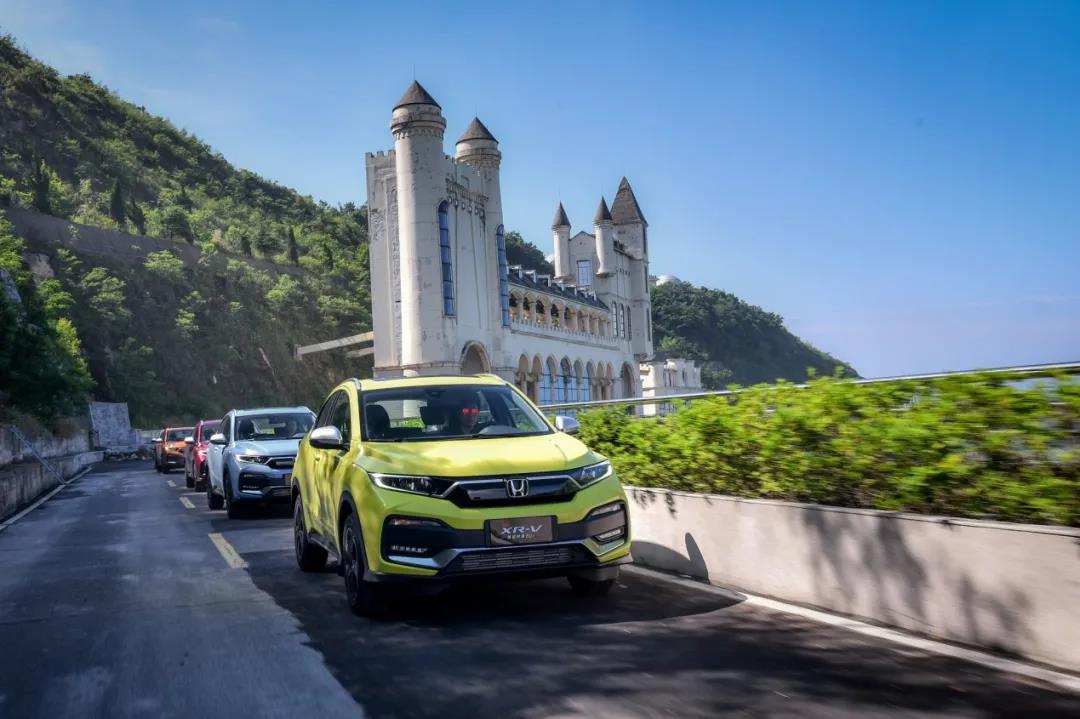 媒體視角 | 即將“解鎖”小型SUV首個(gè)百萬(wàn)輛成就，XR-V為啥被年輕人“愛(ài)不夠”？