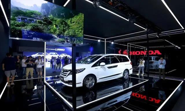 媒體視角 | 詮釋黃金平衡的艾力紳，引領(lǐng)日系MPV“全盛時(shí)代”