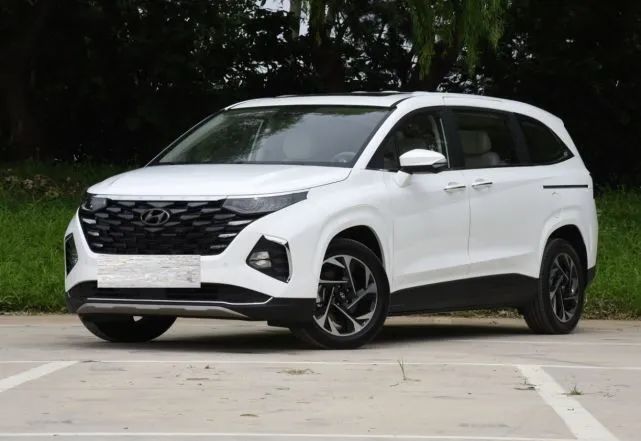 還看啥傳祺M8，現代庫斯途2.0T動(dòng)力，16.98萬(wàn)起，軸距超3米